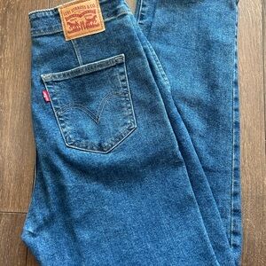 Levi's Relaxed Blue Jeans Classic Denim